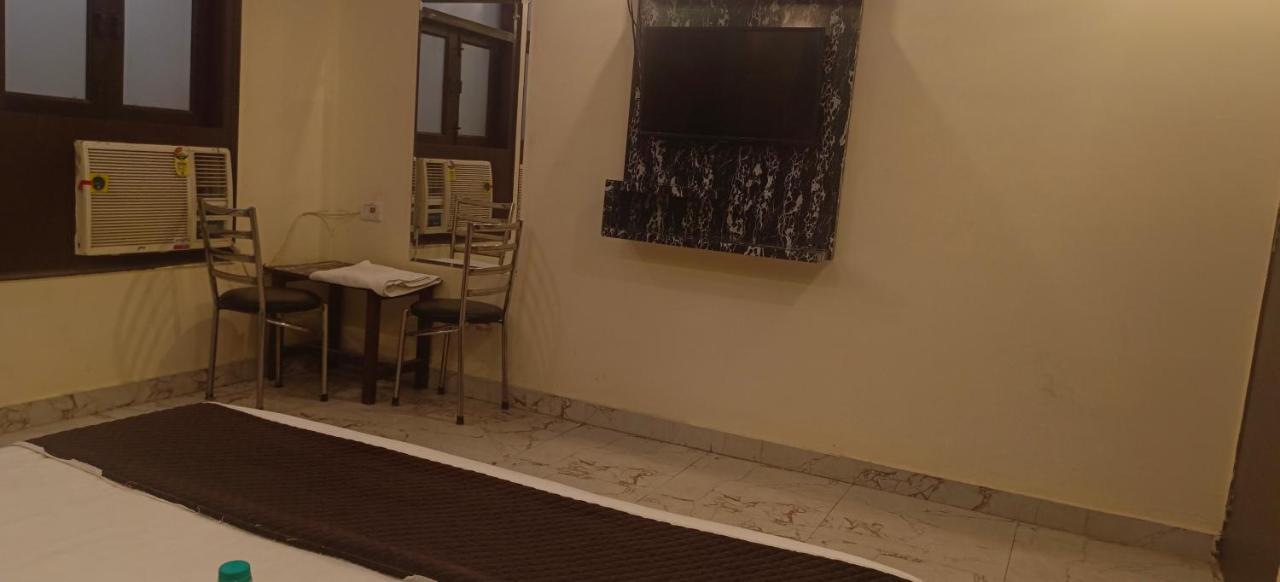 Airport Hotel Prince Palace By Byobhotels New Delhi Extérieur photo