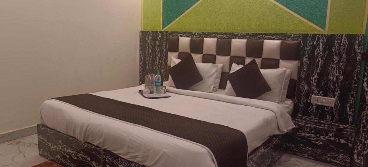 Airport Hotel Prince Palace By Byobhotels New Delhi Extérieur photo