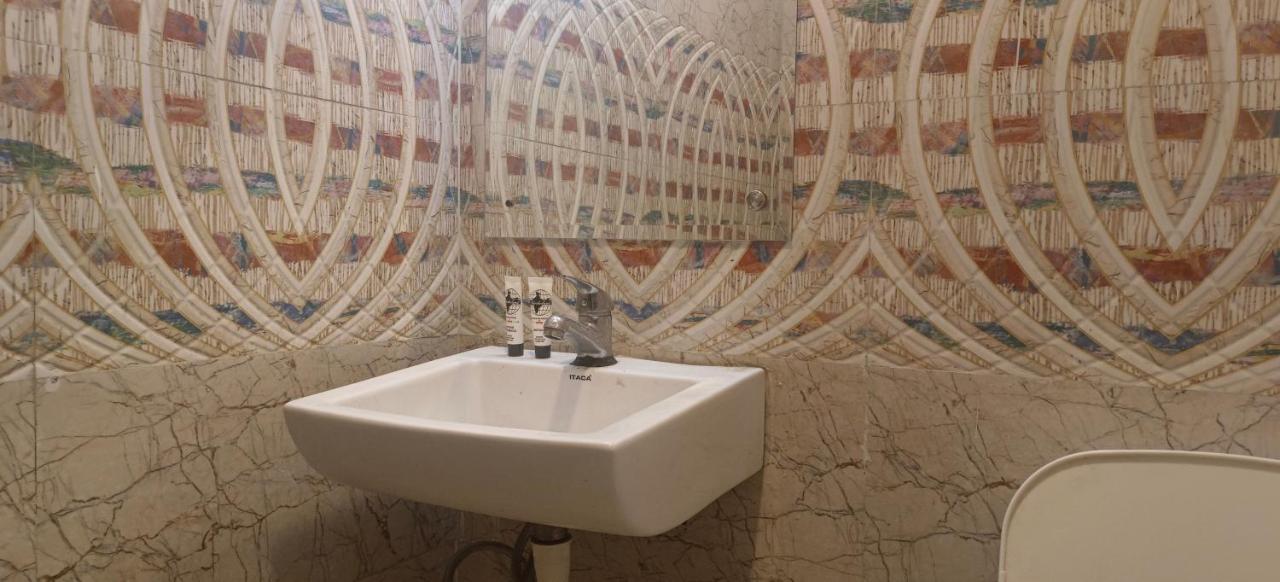 Airport Hotel Prince Palace By Byobhotels New Delhi Extérieur photo